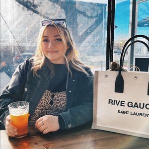 Meet your Posher, Genna